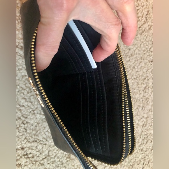 Coach (Corner) LRG Double Zip Wristlet/ Wallet w/ Coach paper gift bag included - Picture 6 of 15